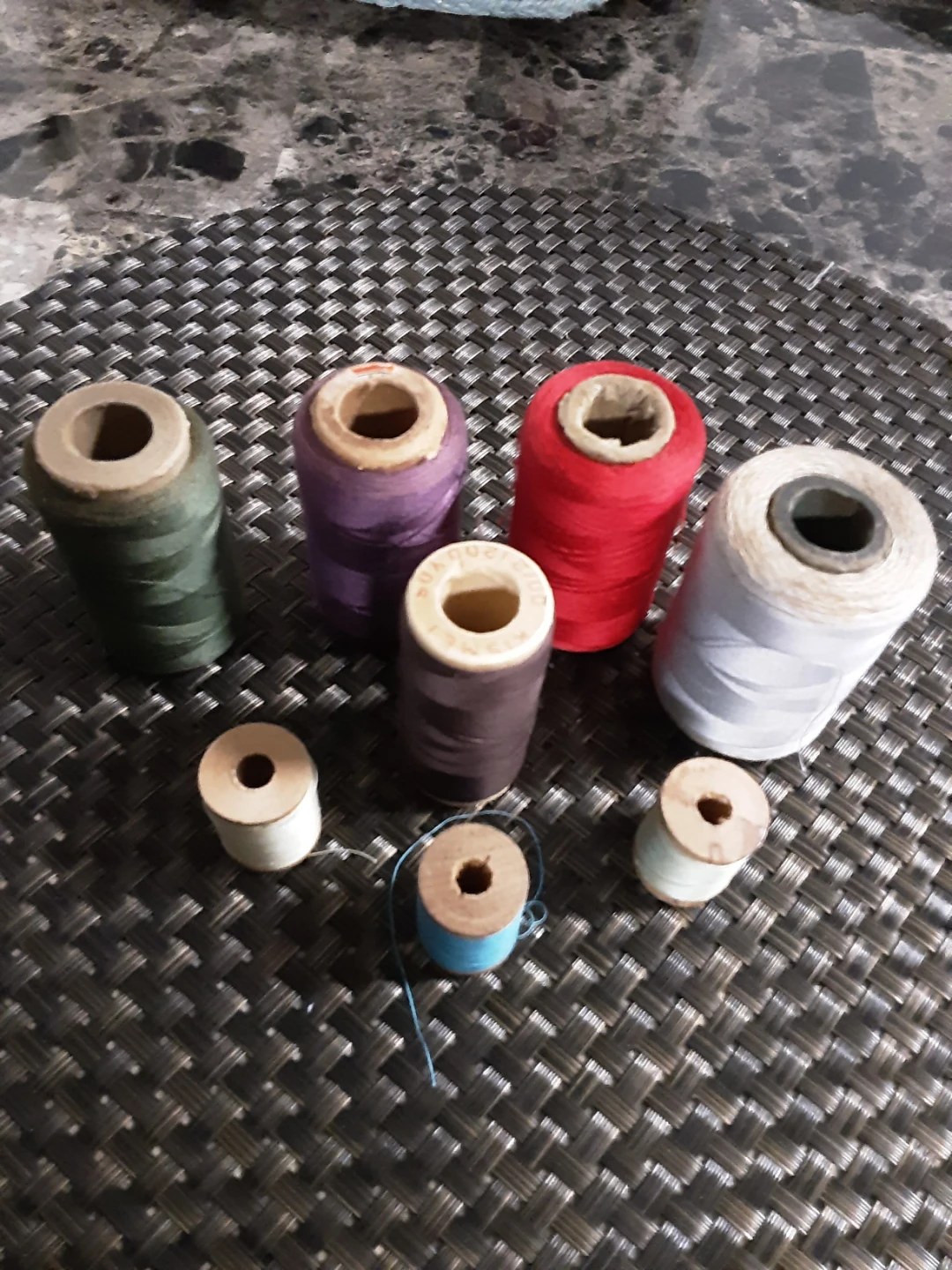 Vintage wooden spools of thread lot of 8 - photo 2