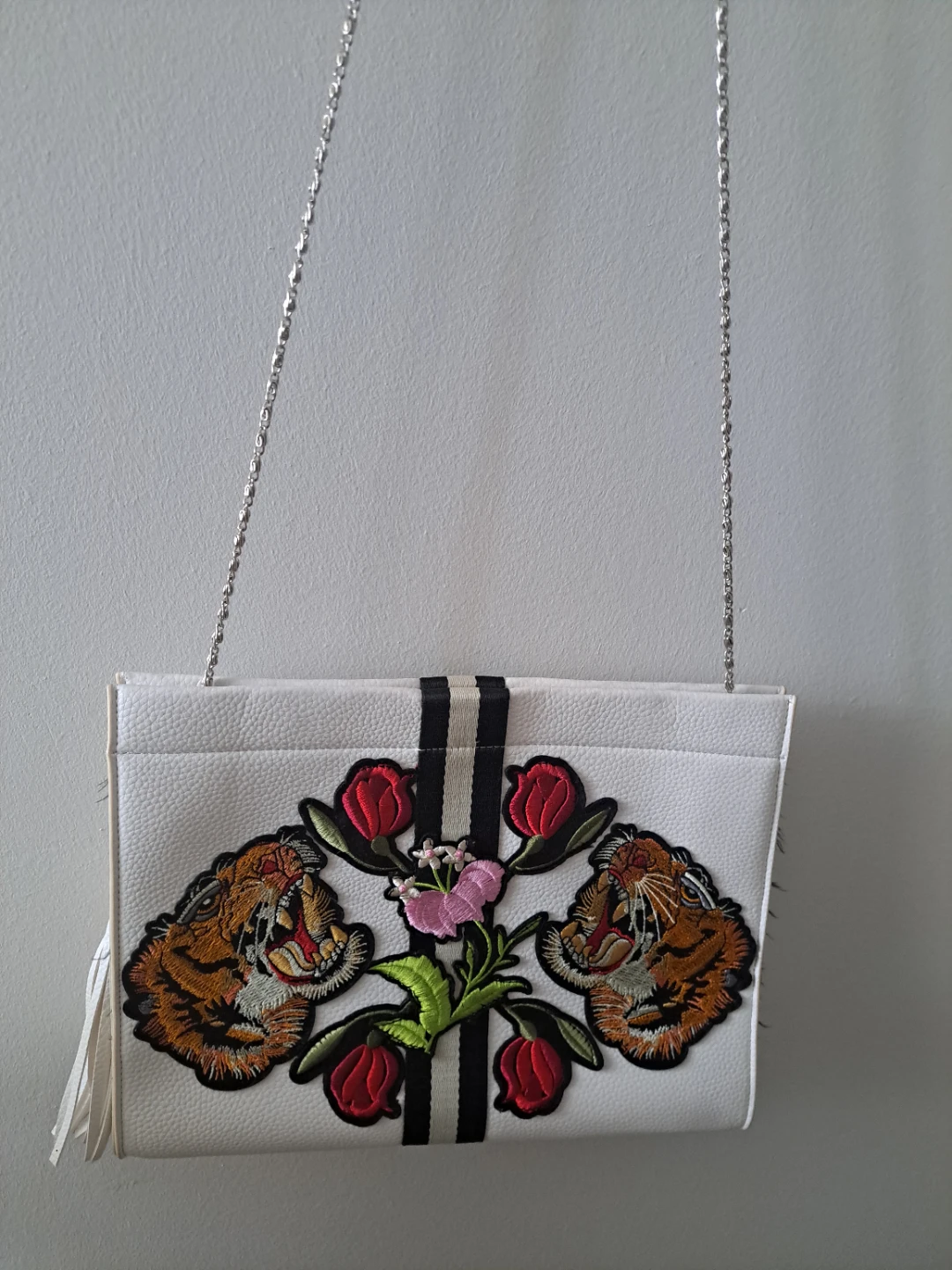 BROWNS - White Clutch with Tiger & Flower Embroidery