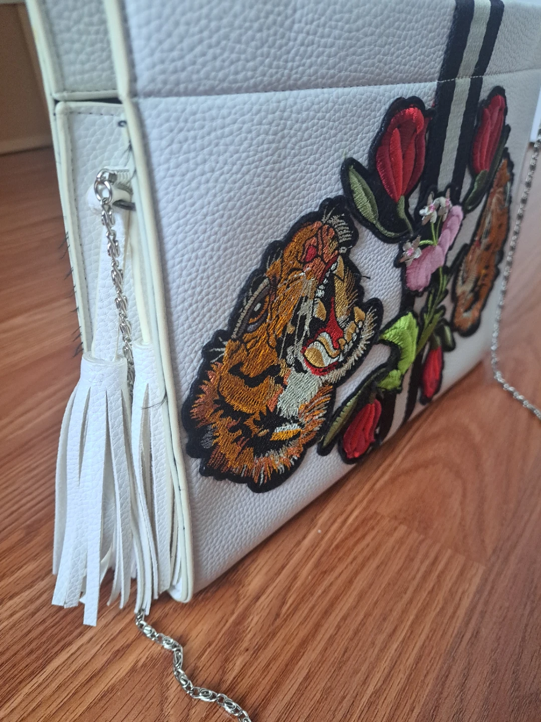 BROWNS - White Clutch with Tiger & Flower Embroidery - photo 2