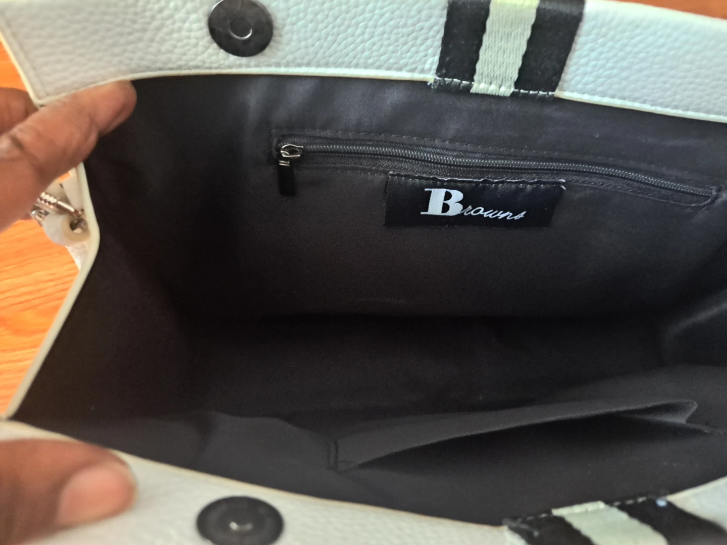 BROWNS - White Clutch with Tiger & Flower Embroidery - photo 3