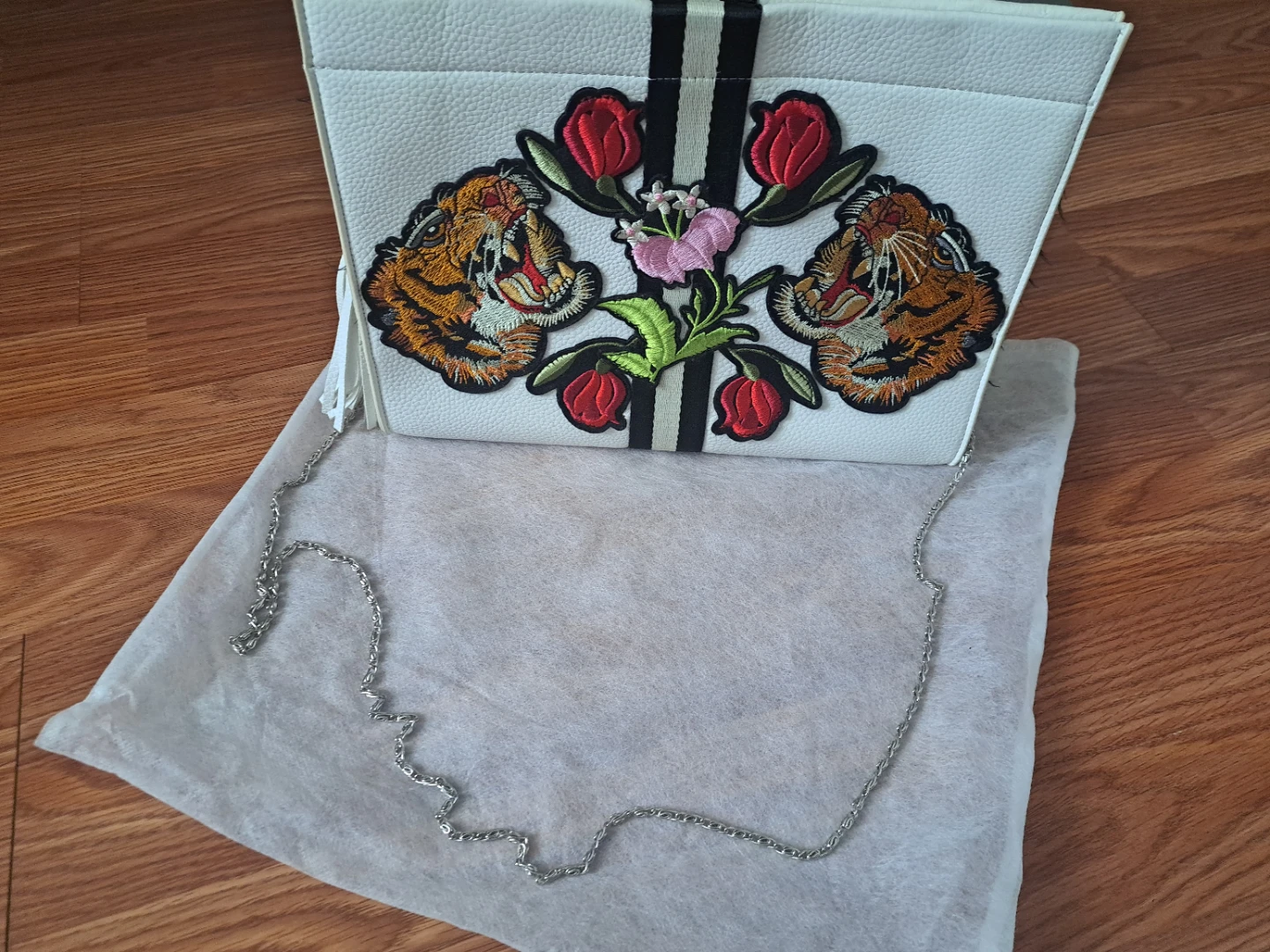BROWNS - White Clutch with Tiger & Flower Embroidery - photo 4