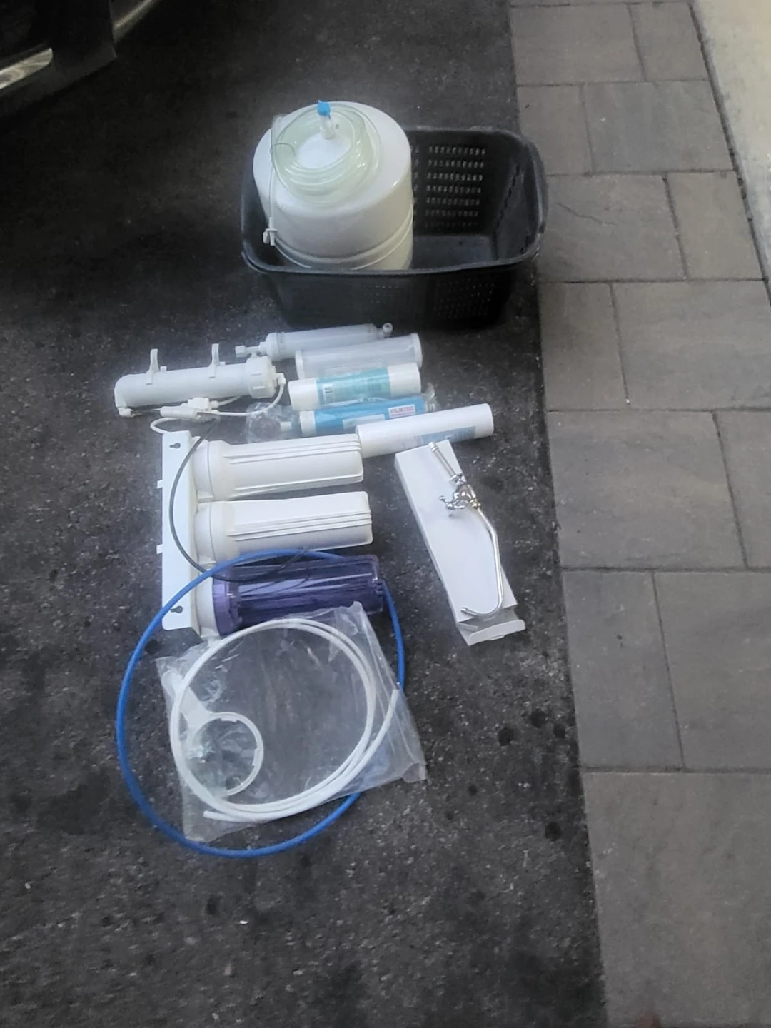 Reverse Osmosis Water Filter System with Storage Tank - photo 4