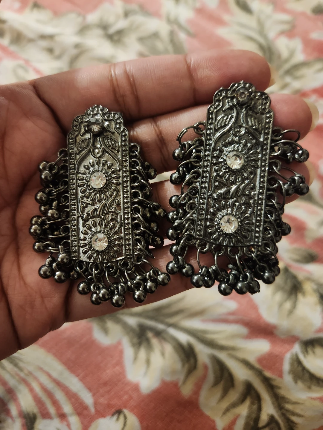 Antique Silver-Tone Jhumka Earrings with Beads ⚽