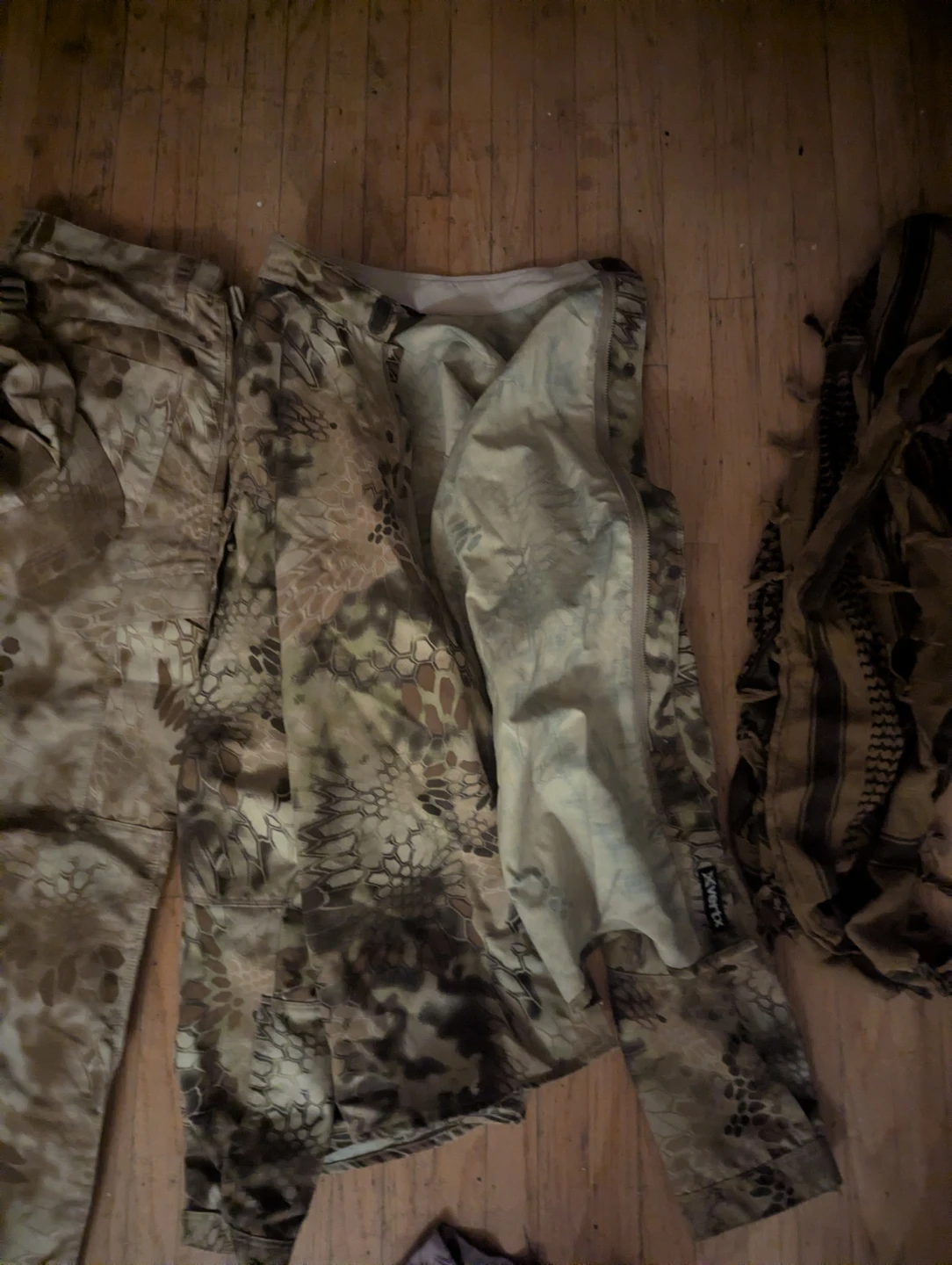 Kryptek Camo Hunting Pants and Shirt Set - photo 3