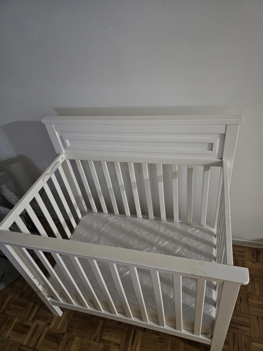 White Crib with Mattress - photo 3