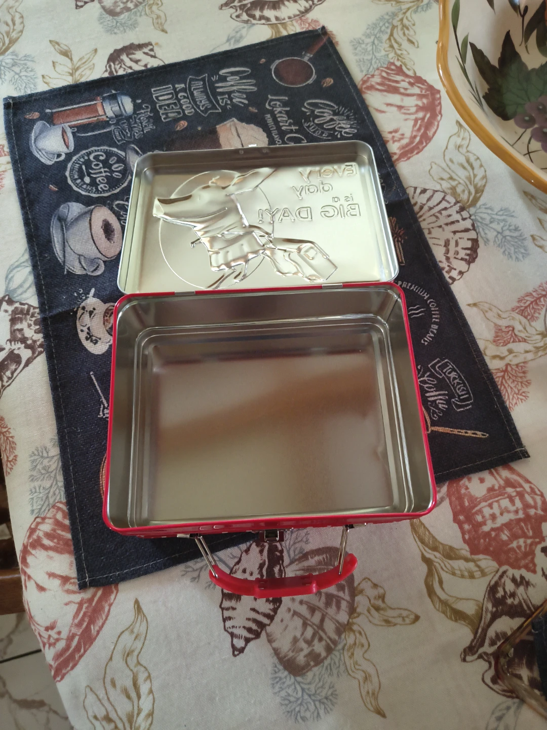 Olivia "Every Day is a BIG DAY!" Tin Lunch Box - photo 3