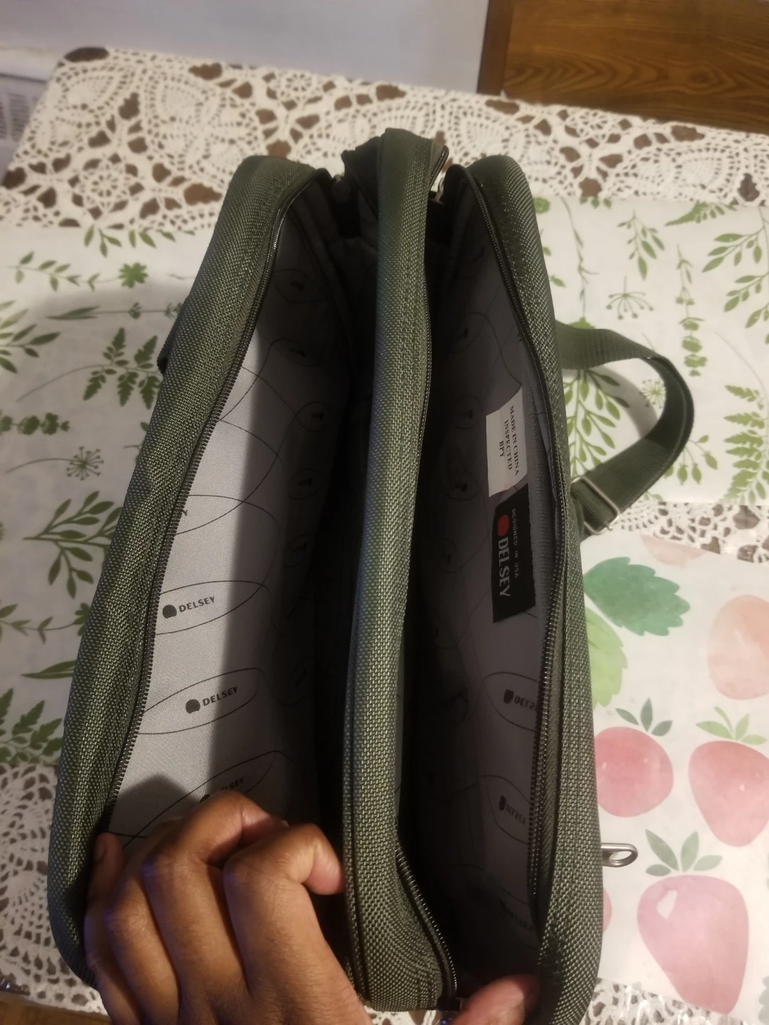 Brand New Delsey Laptop Bag - photo 3