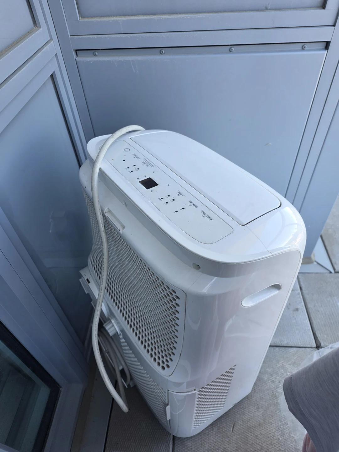 Toshiba Portable Air Conditioner + AC + Dehumidifier + heater - photo 2