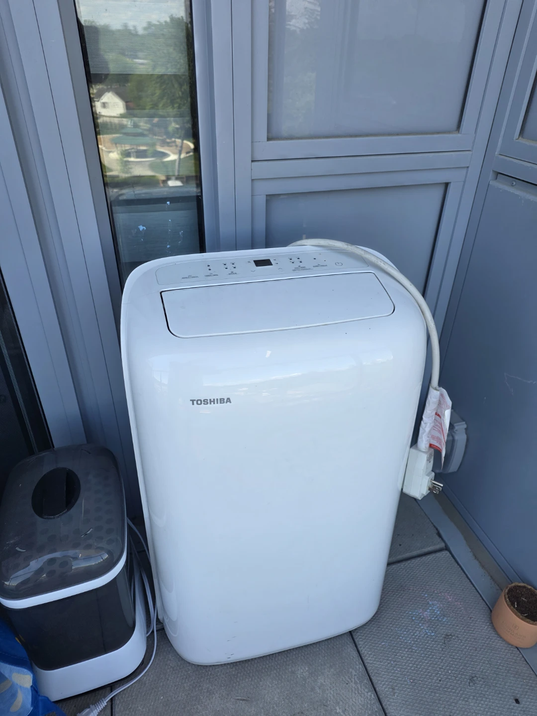 Toshiba Portable Air Conditioner + AC + Dehumidifier + heater