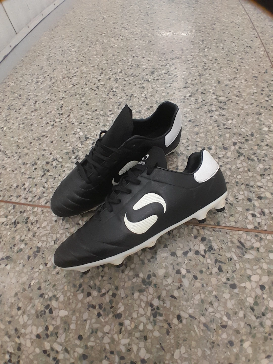 Sondisco Soccer Cleats - Black Size 9.5 - photo 2