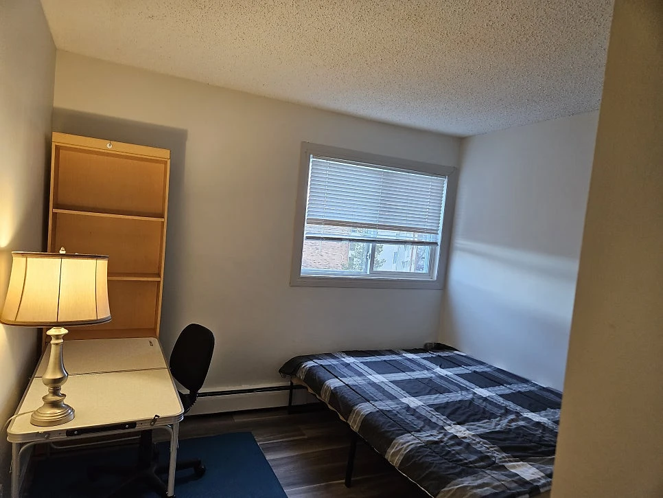 Male Roommate Wanted 10 Min Walk to Century Park LRT