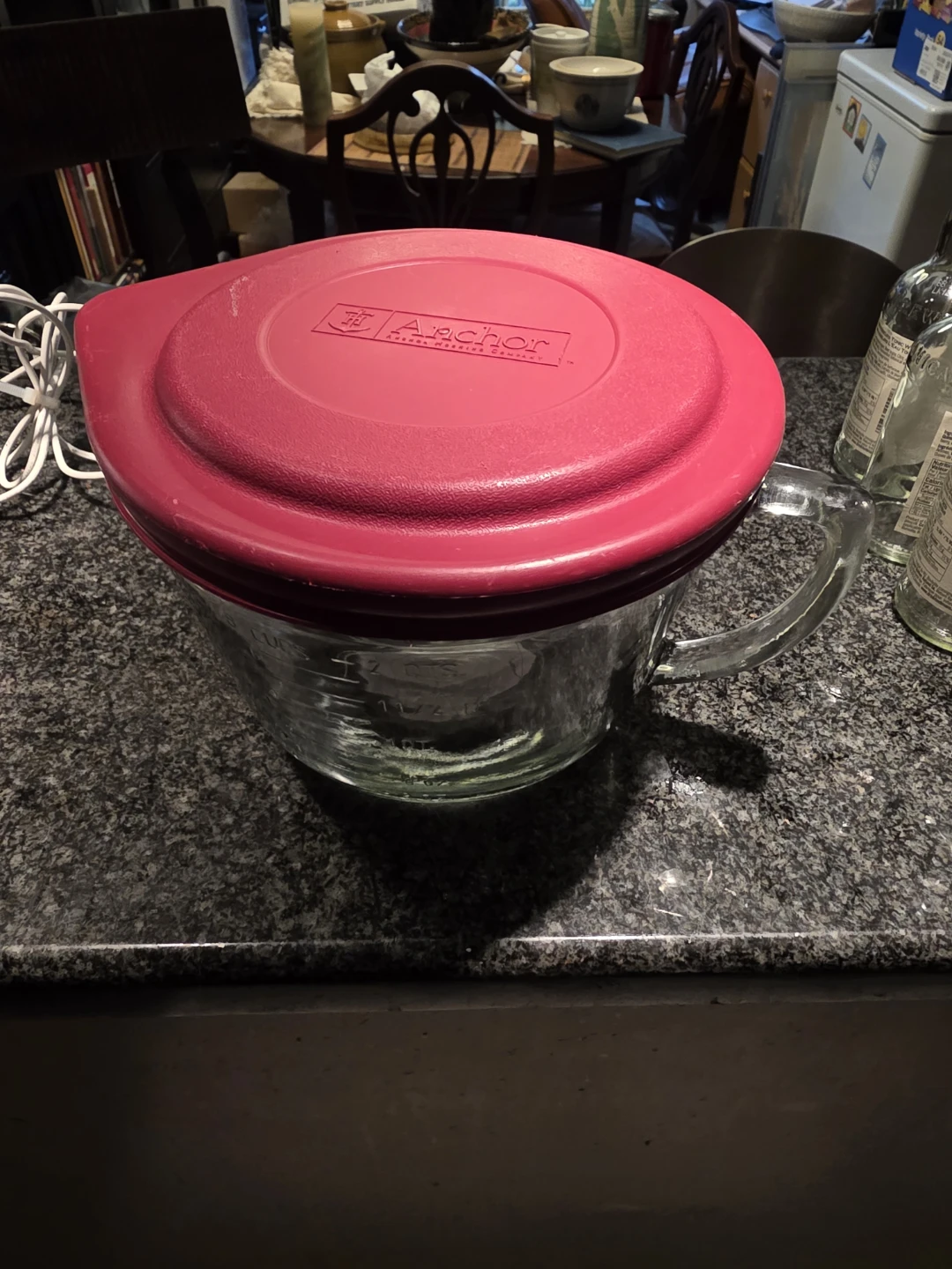 8 cup Anchor Hocking Glass Mixing Bowl with Lid