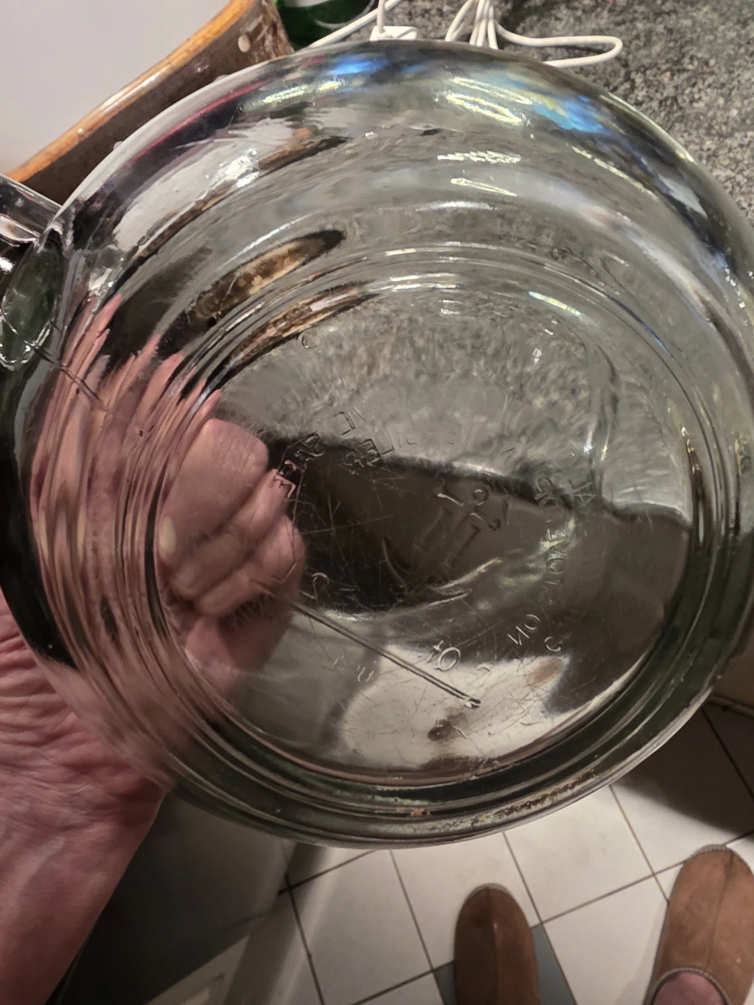 8 cup Anchor Hocking Glass Mixing Bowl with Lid - photo 4