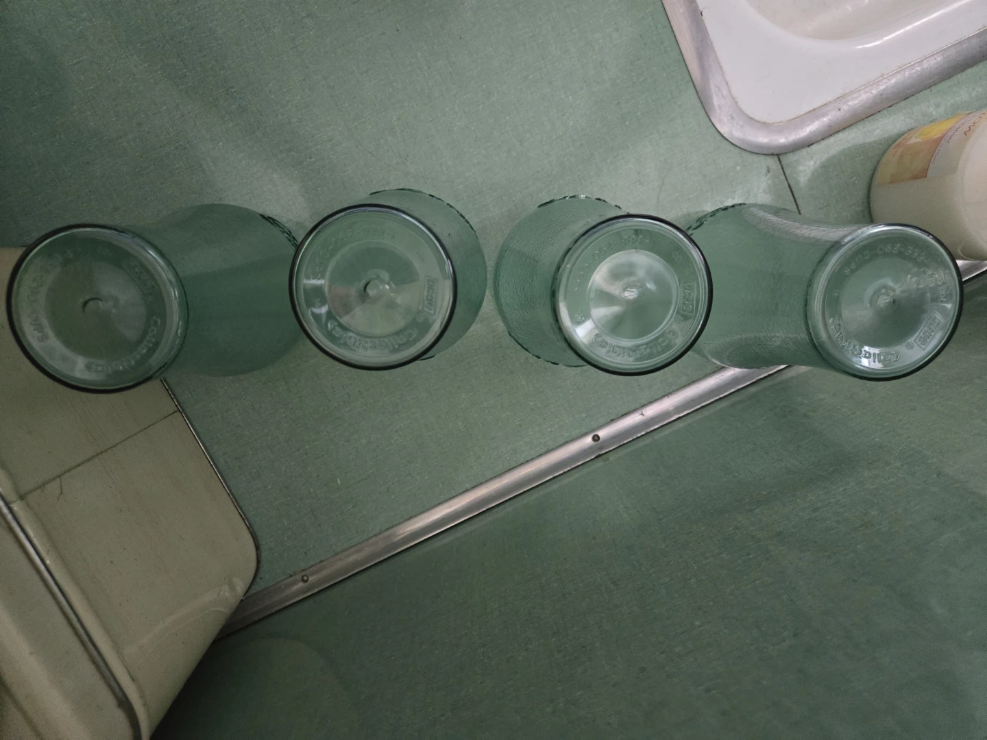 Four (4) Vintage Large Green Plastic Coca-Cola Glasses - photo 3