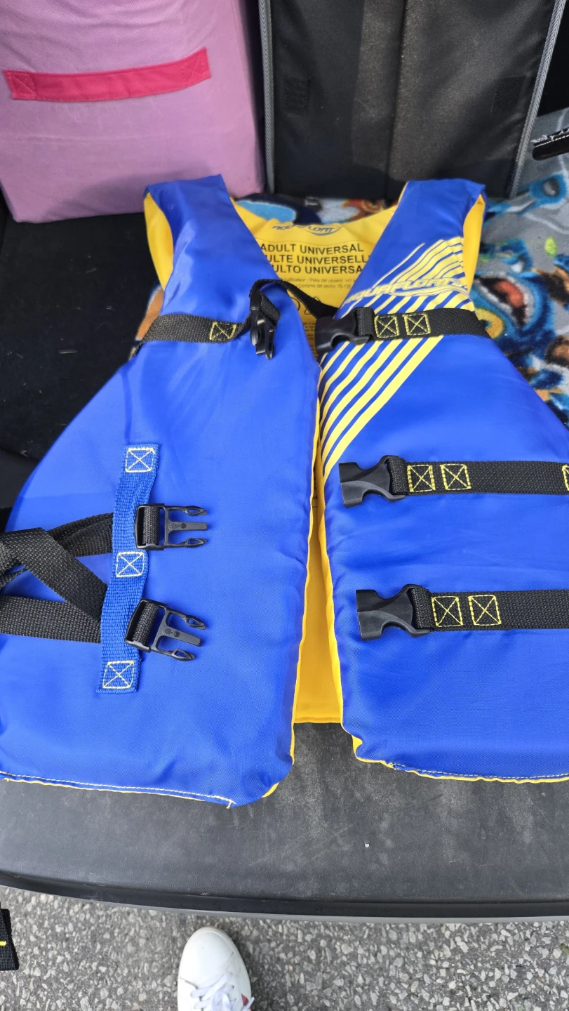 Adult Universal Life Vest