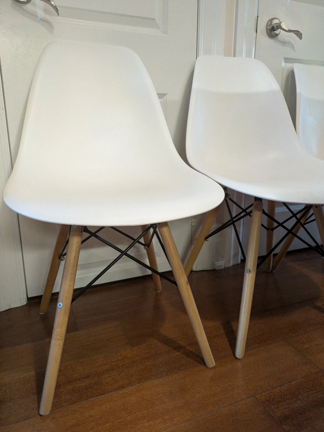 Set of 4 White Dining Chairs - photo 2