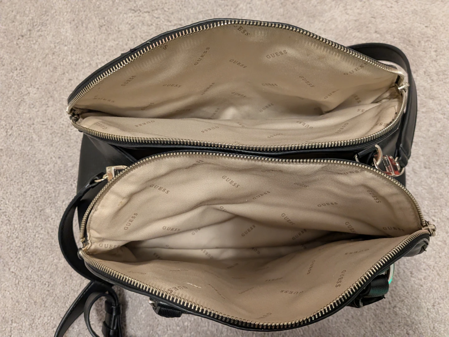 GUESS Black Satchel Handbag - photo 3