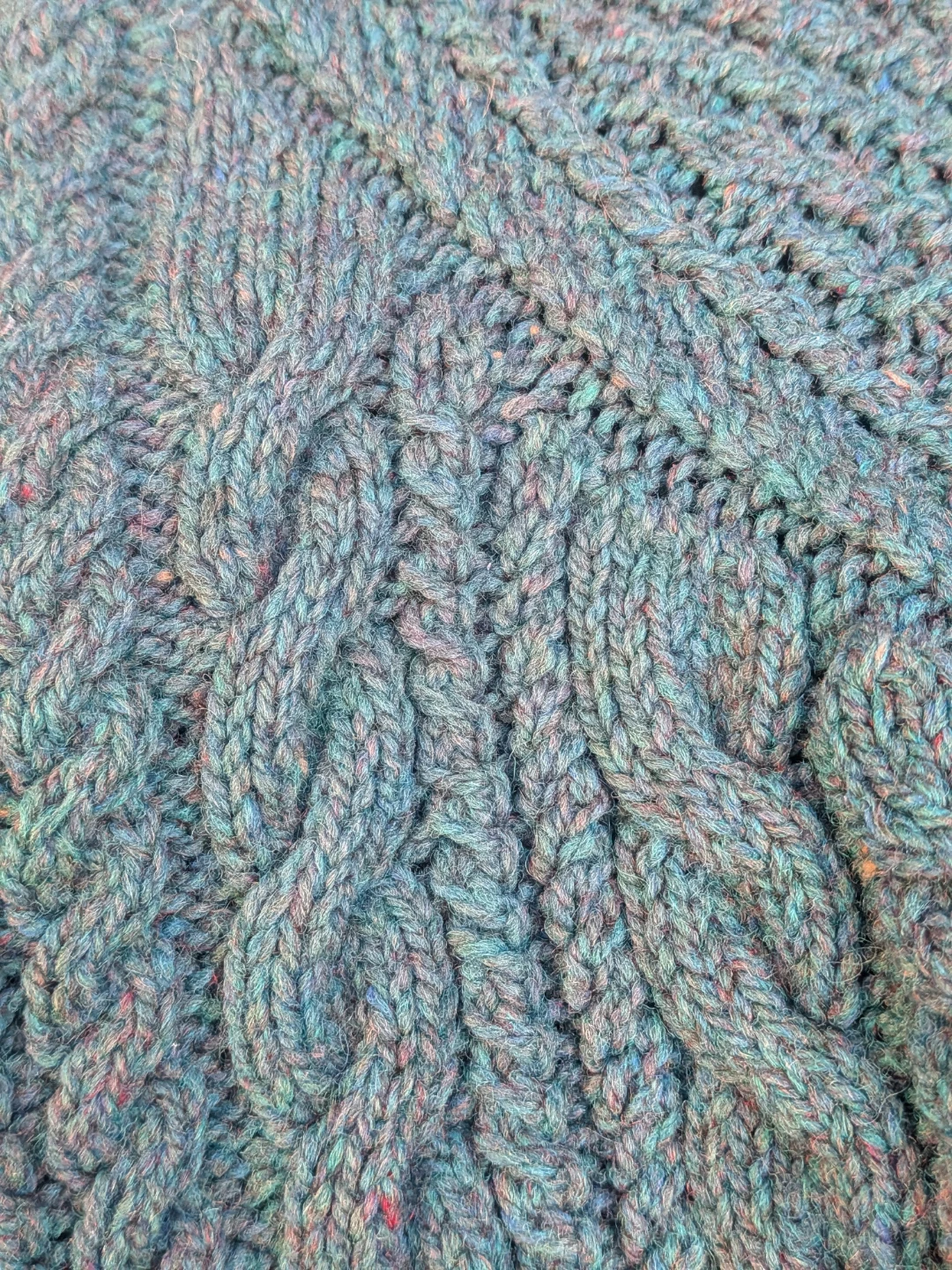 100% Pure Wool men's Sweaters sz large needs work - photo 5