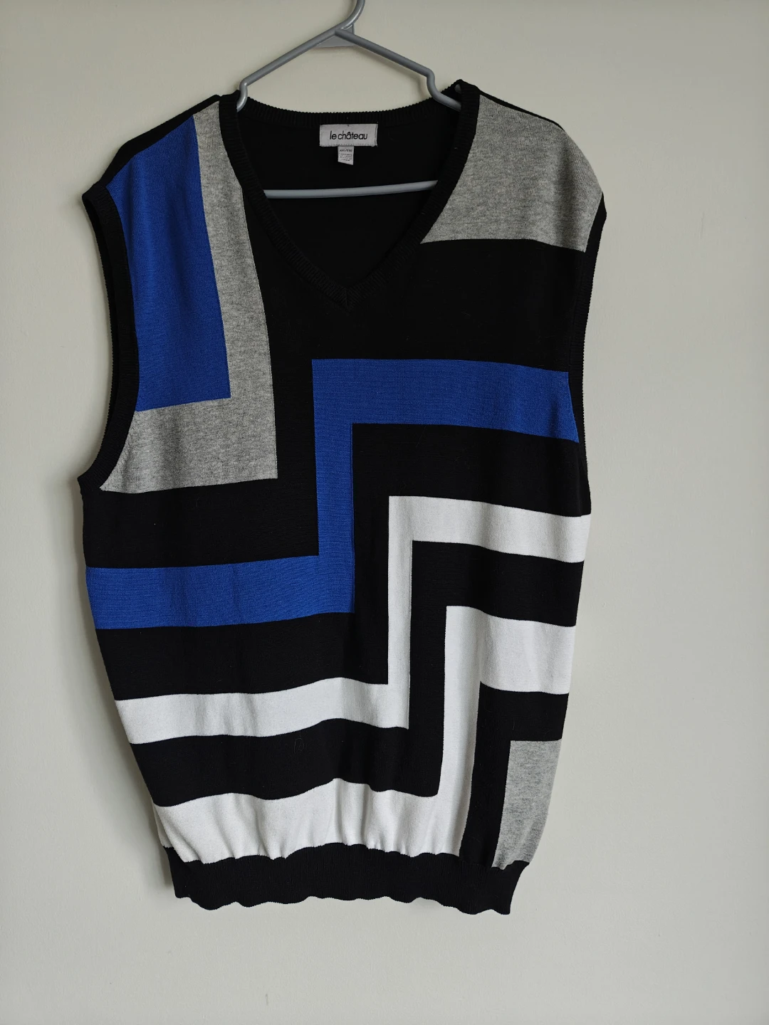 Le Château Sleeveless V-Neck Geometric Print Sweater Vest - photo 4