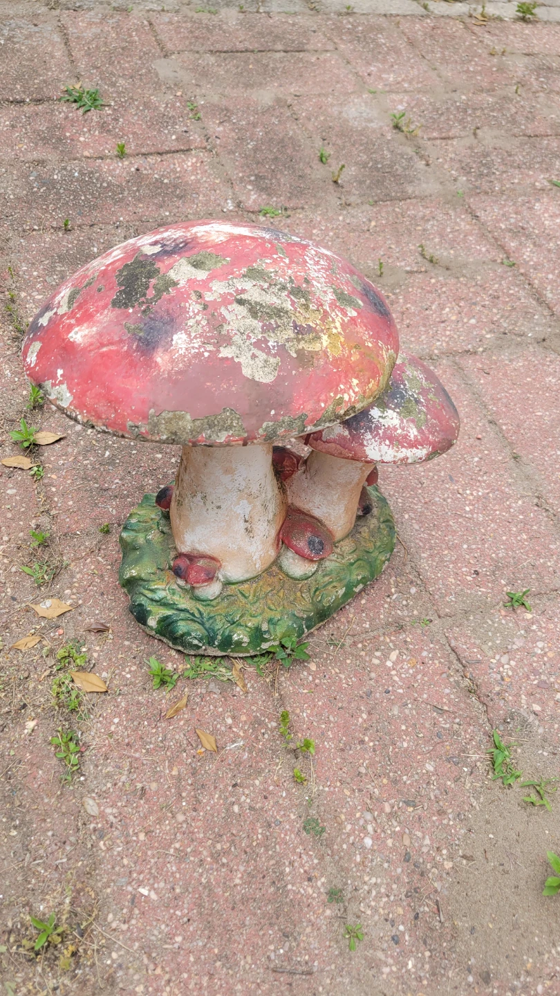 Mushroom Garden Decor Statue - photo 3