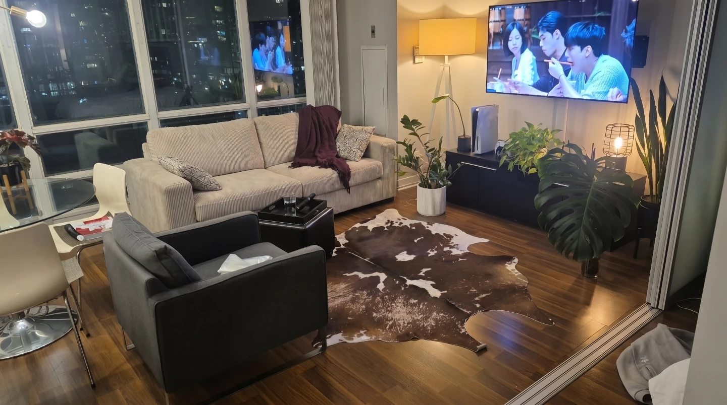 IKEA - Cowhide Area Rug - photo 2