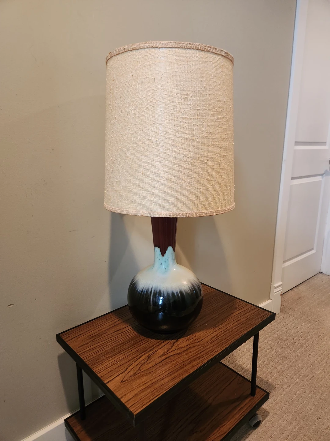 MID CENTURY Ceramic LAVA DRIP LAMP with original Shade