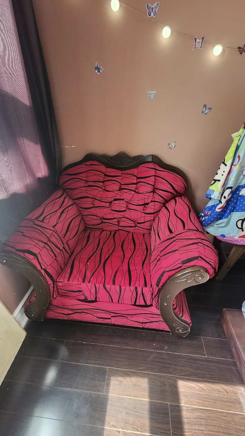 Red and Black Pattern Accent Chair