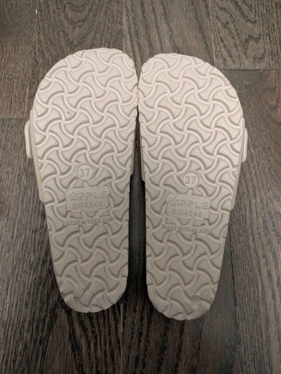 Brand New Women's Slip-On Sandals Size 37 (Never worn) - photo 2