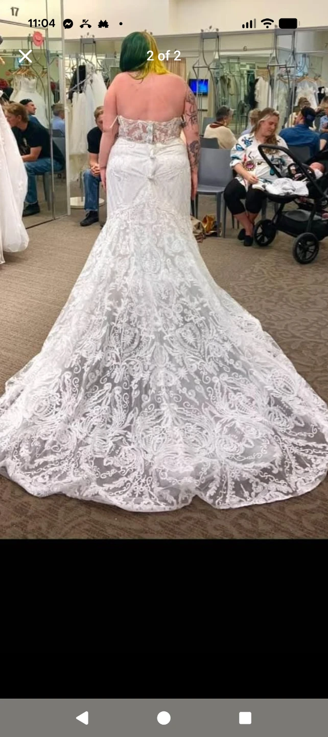 White Lace Mermaid Wedding Dress ONLY TRIED ON