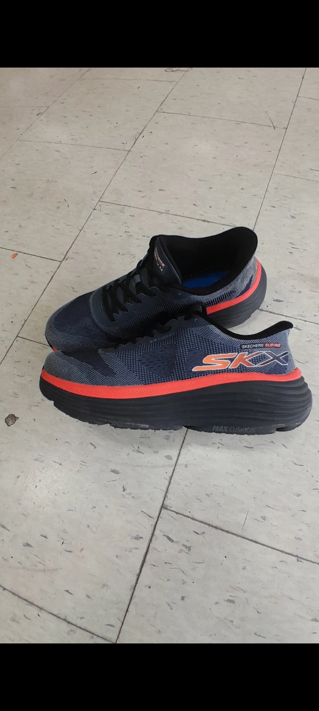 Skechers GO RUN Max Cushion Running Shoes