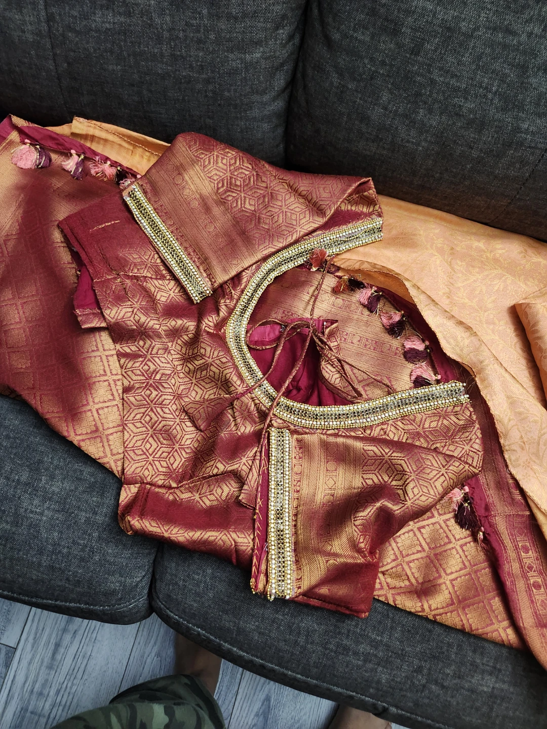 Designer Silk Saree with Embellished Blouse - photo 3