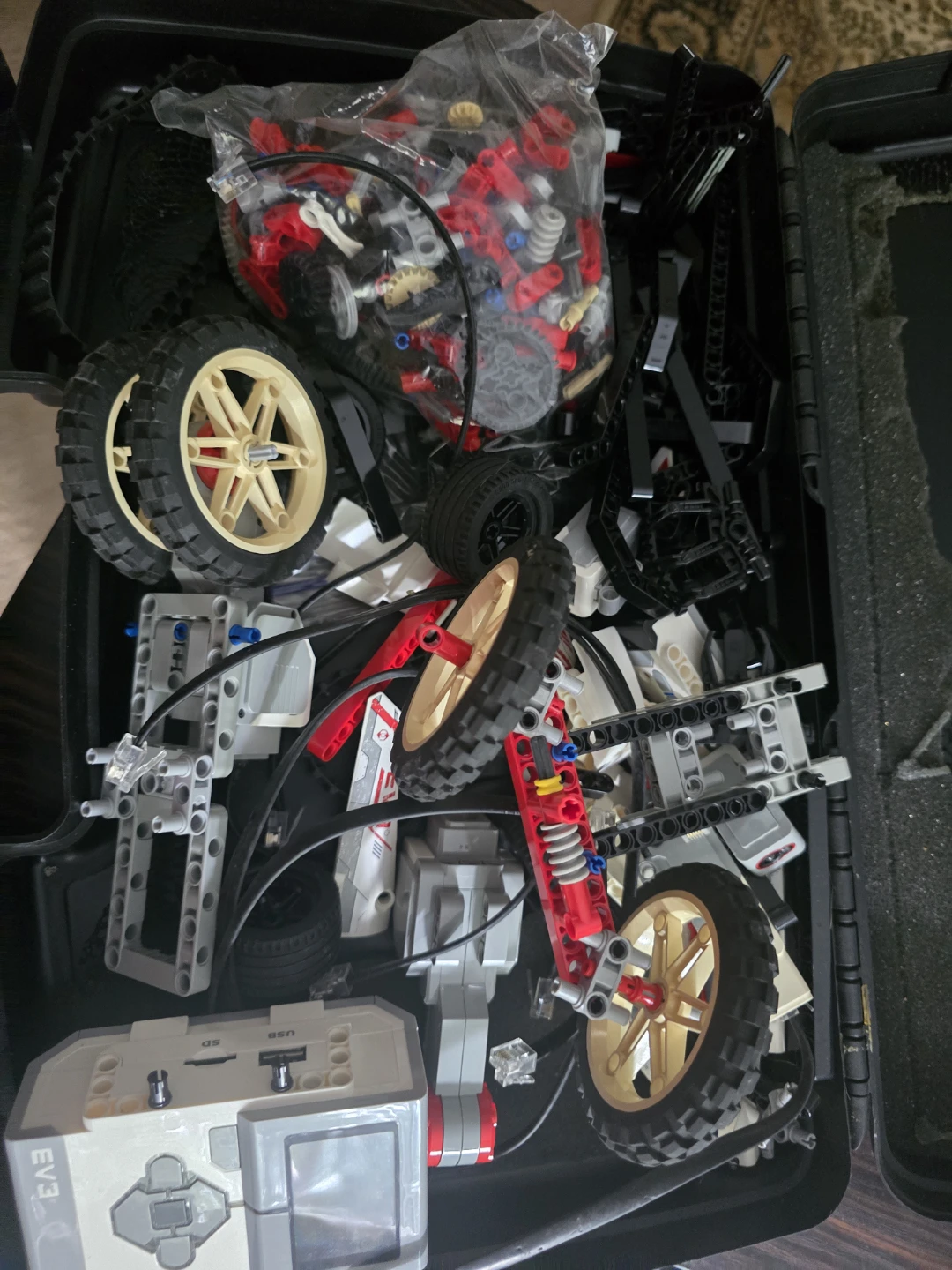 LEGO MINDSTORMS EV3 Building Set - photo 2