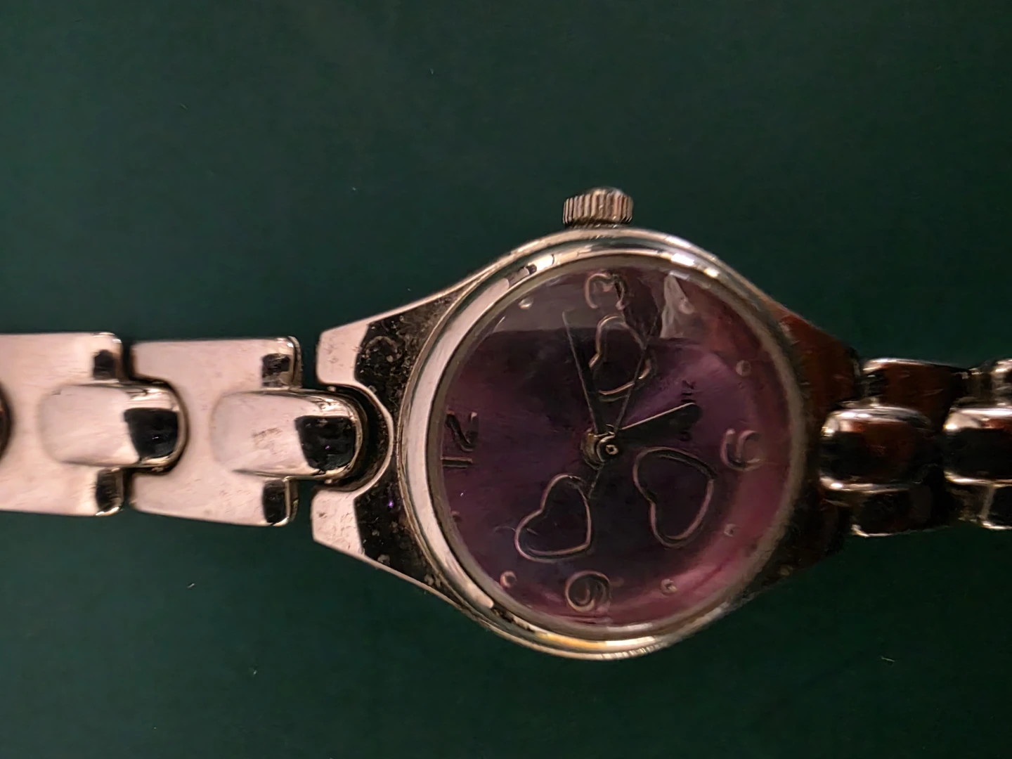 Vintage Advance Women's Quartz Watch Purple Hearts Dial Bracelet