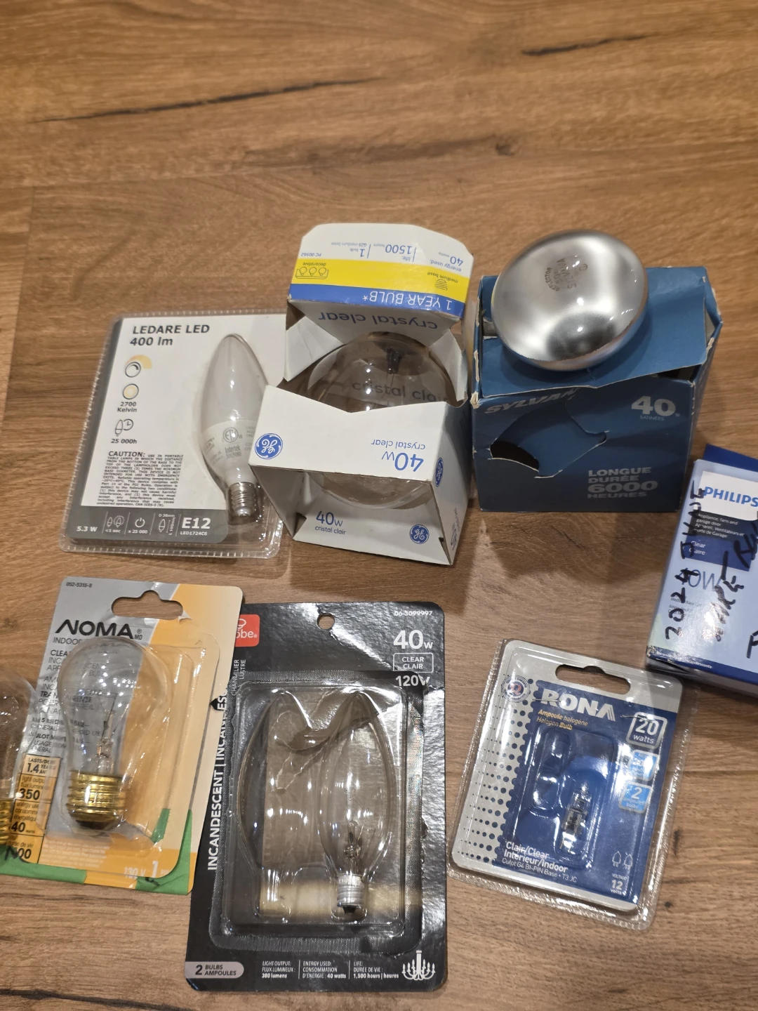 Assorted Light Bulbs (40W, LED)
