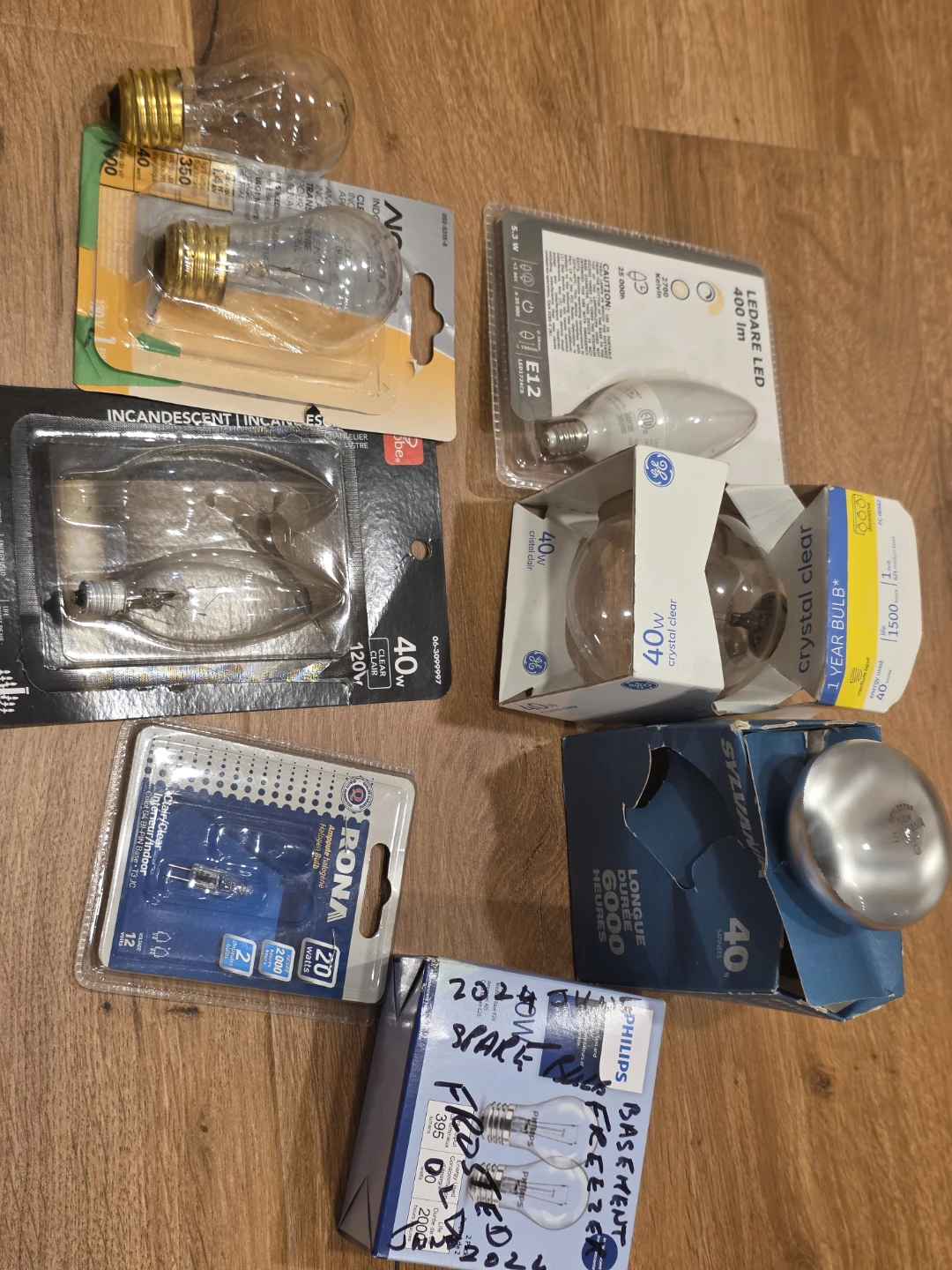 Assorted Light Bulbs (40W, LED) - photo 3
