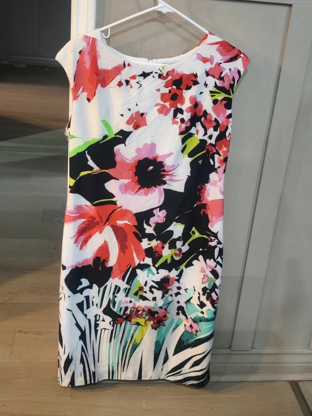 Floral Sleeveless Dress size L