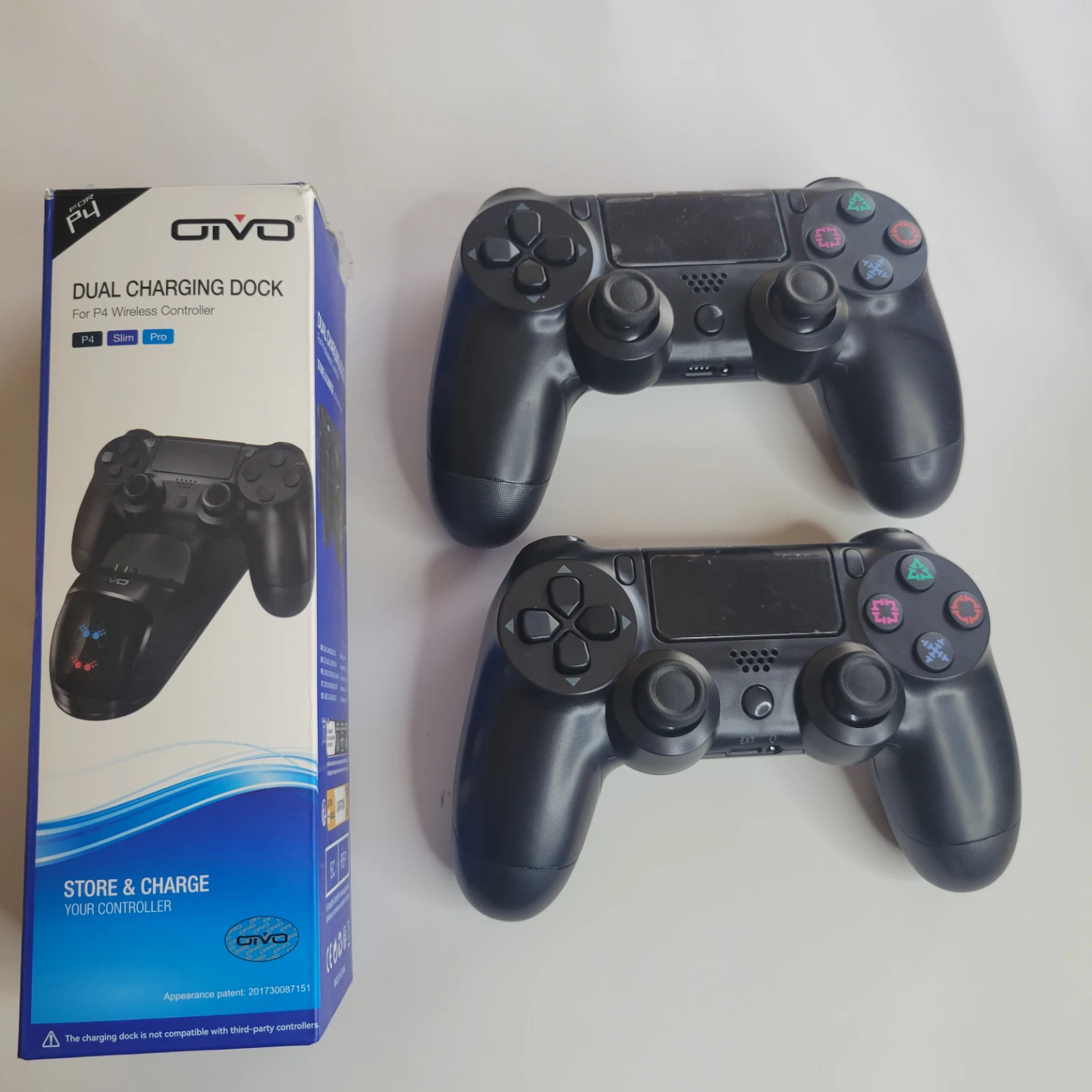 2 Black Wireless Controller for Ps4 and pc and OIVO dock - photo 2