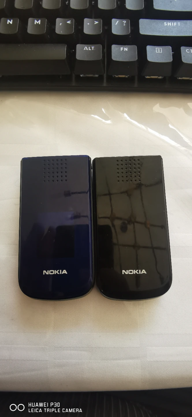 Two 2G Nokia Flip Phones - photo 2