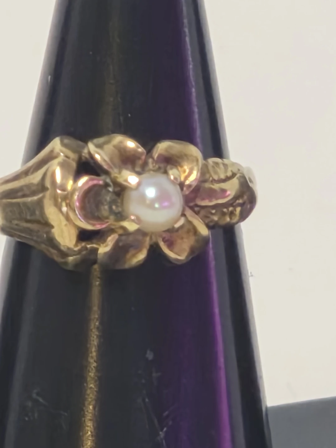 10k flower Ring With Pearl