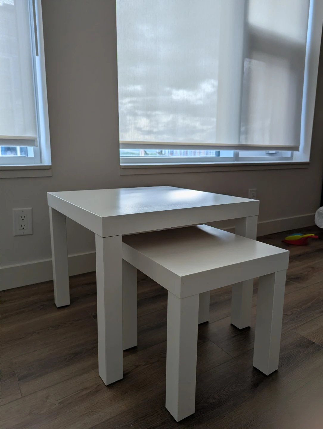 Set of 2 White Nesting Side Tables