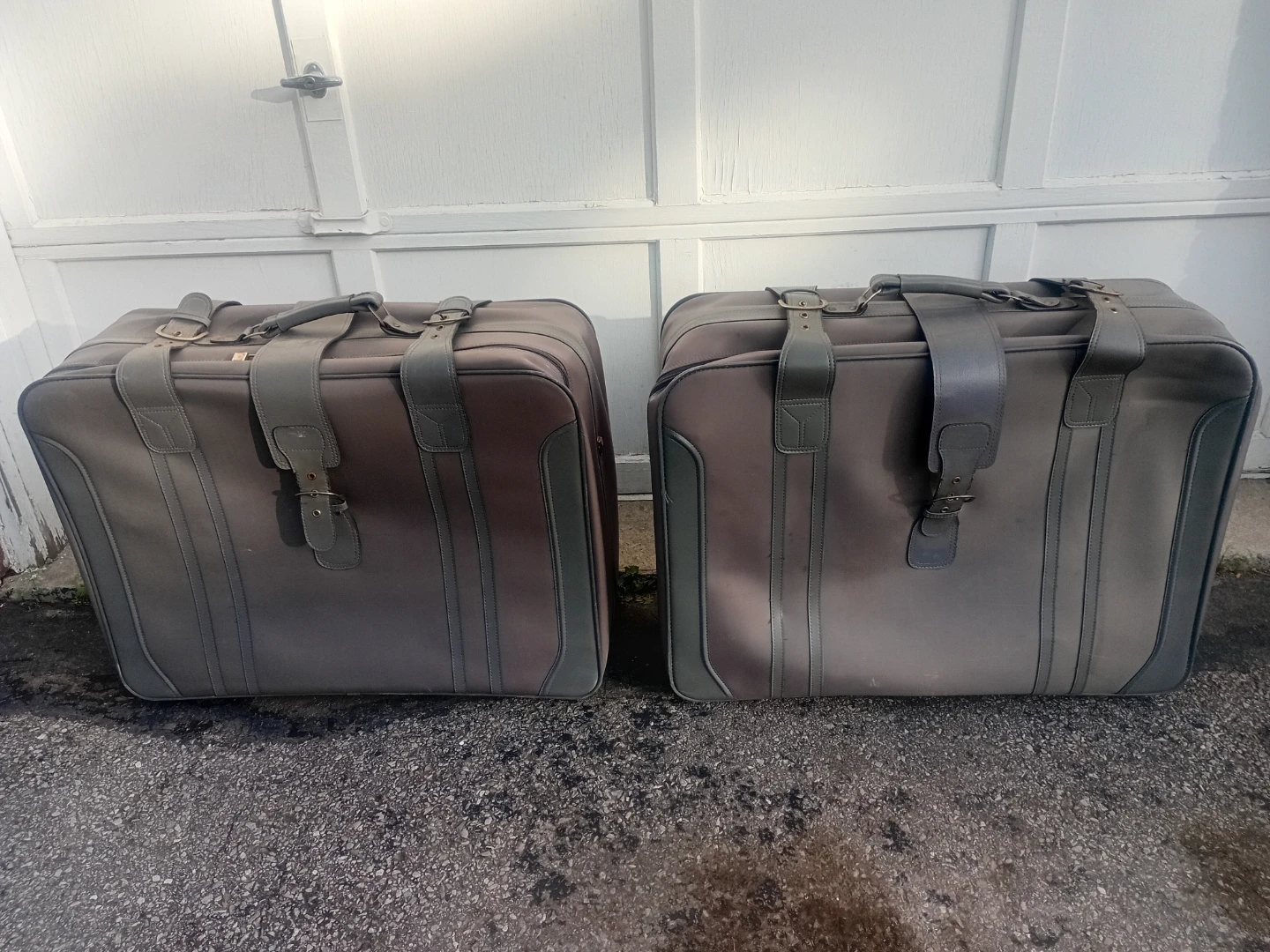 Vintage Luggage Set - Two Suitcases - photo 3