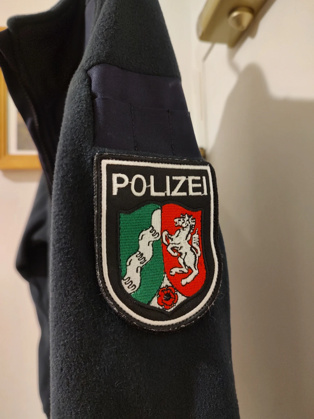 Etzel Police Tactical Vest and Fleece plus belt, downtown - photo 5