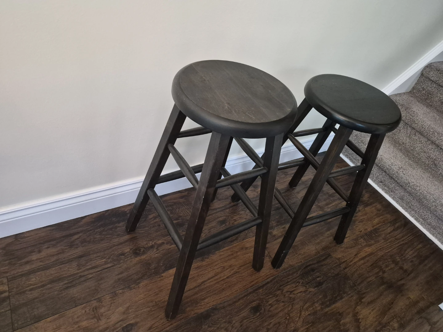 Set of 2 Dark Wood Bar Stools - photo 2