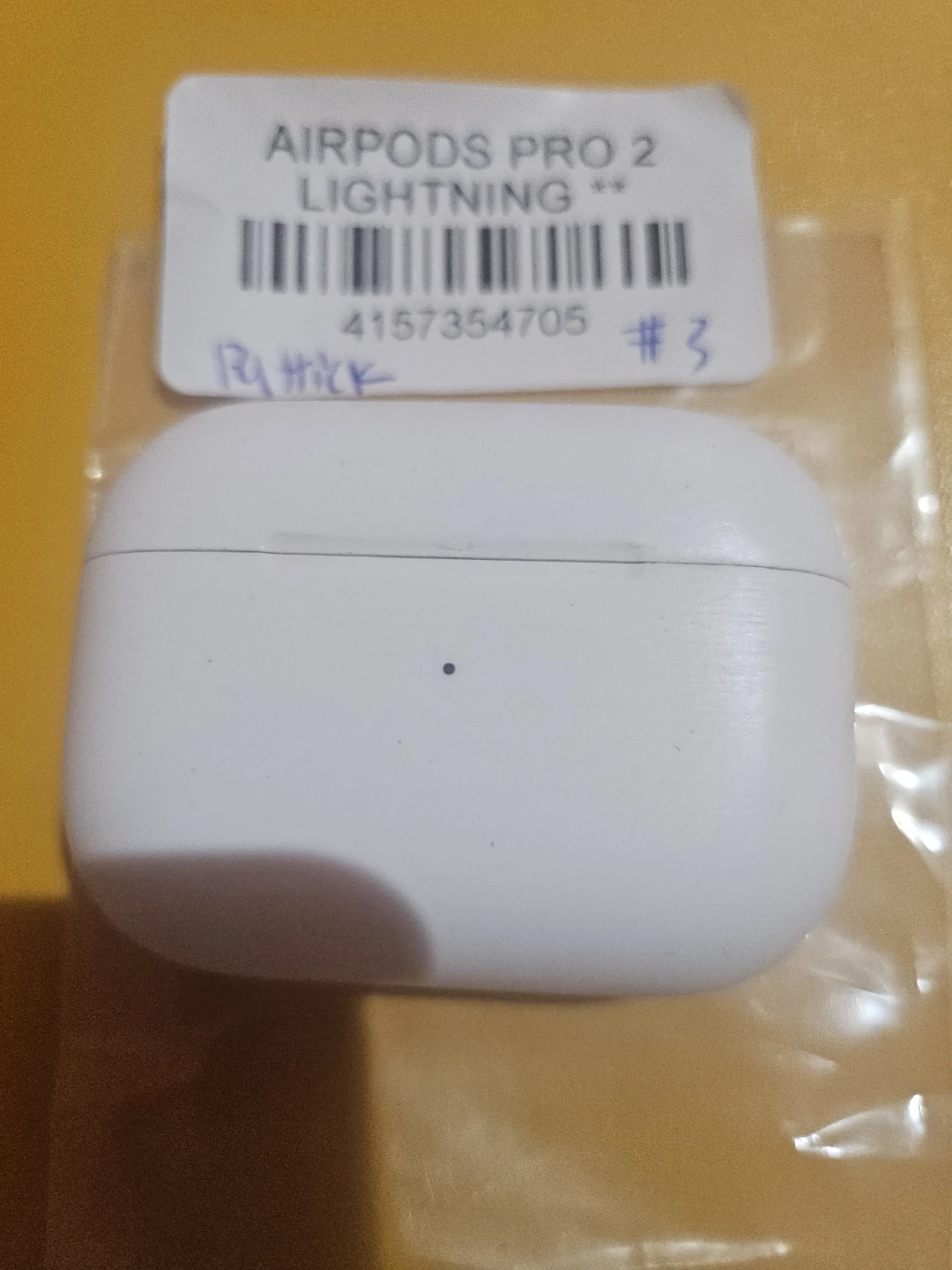 Apple AirPods Pro (2nd generation) with Lightning Charging Case
