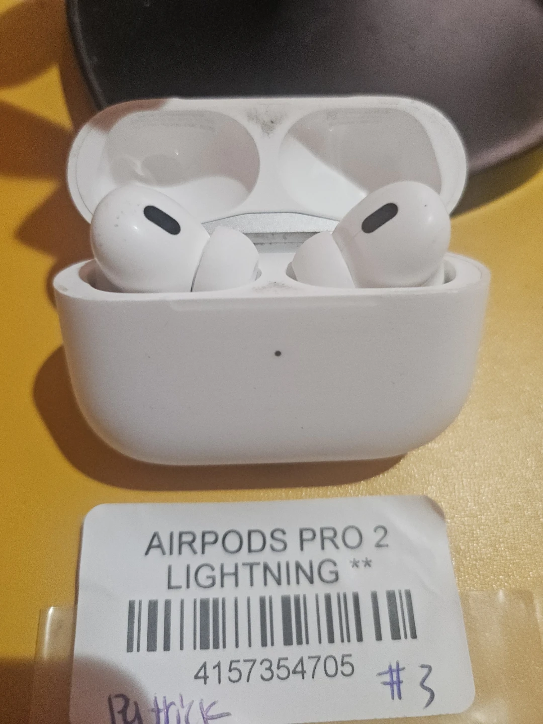Apple AirPods Pro (2nd generation) with Lightning Charging Case - photo 2