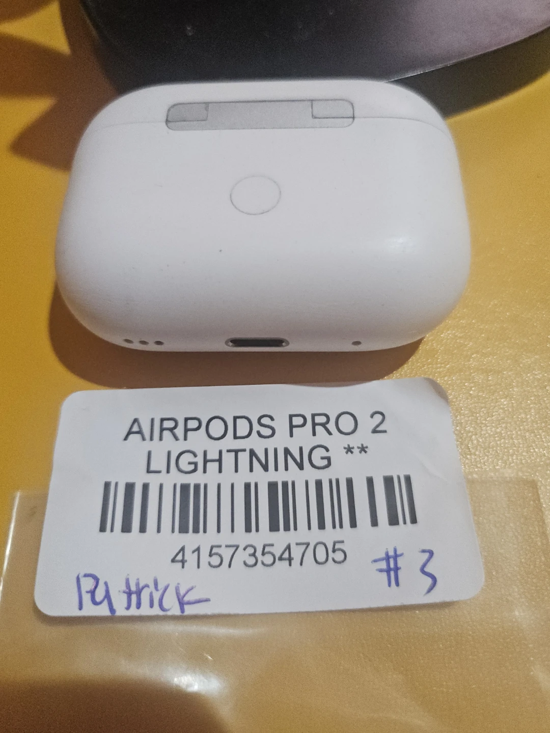 Apple AirPods Pro (2nd generation) with Lightning Charging Case - photo 3