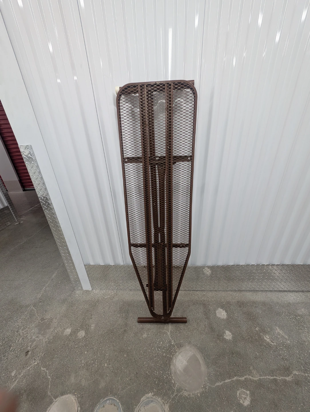 Metal Mesh Ironing Board - photo 3