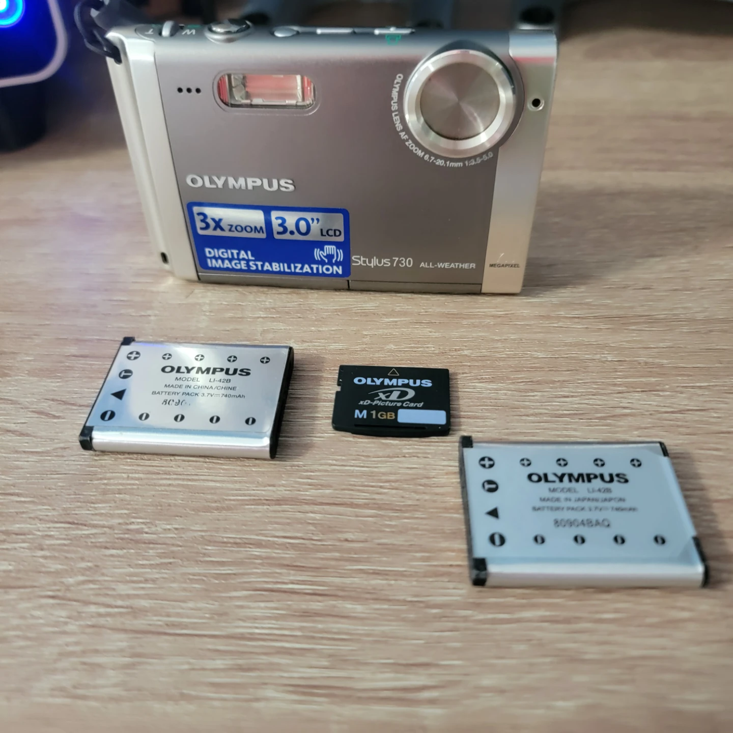 Olympus Stylus 730 Digital Camera - photo 2