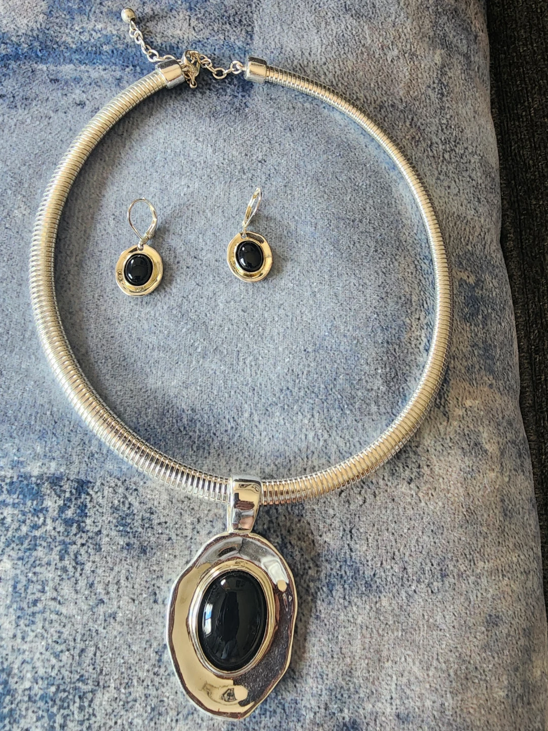 Silver Choker Necklace and Earring Set with Black Stone