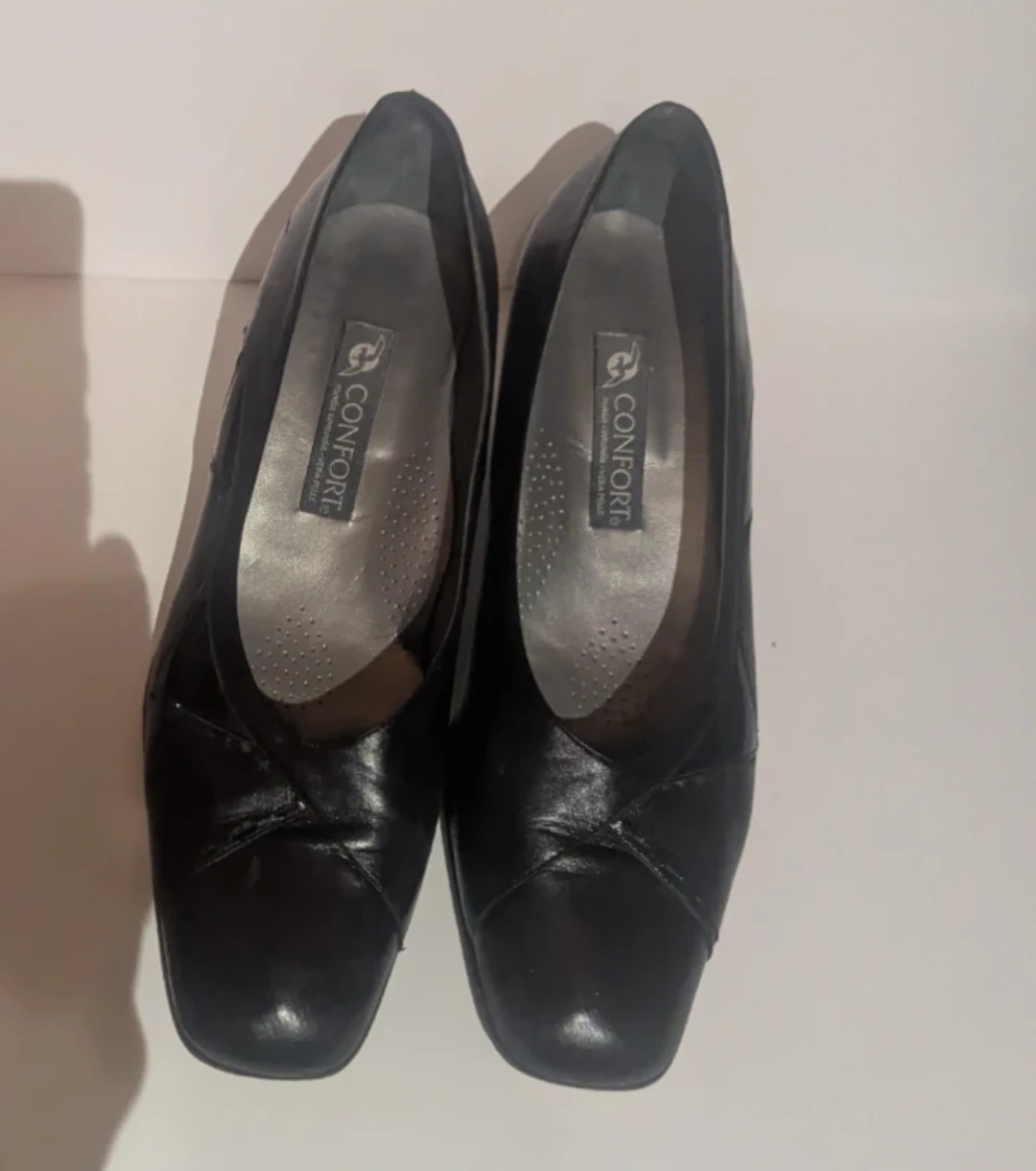 Confort Women's Black Leather Heels